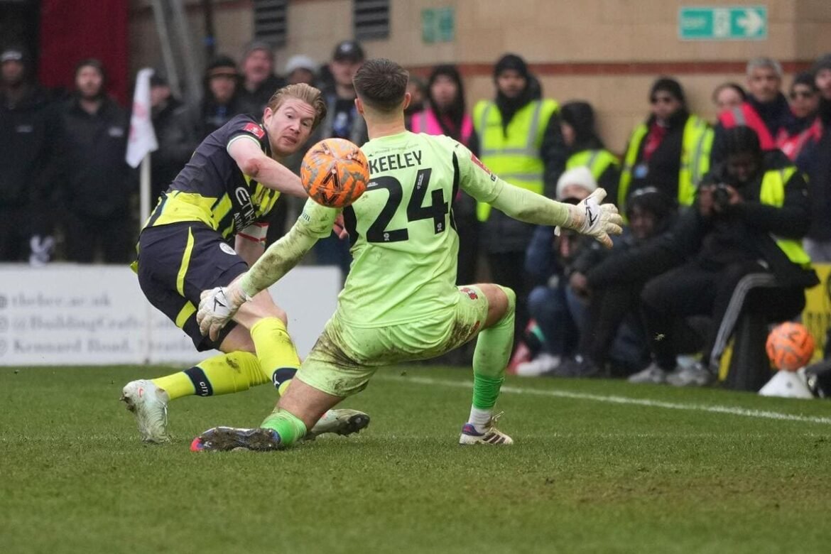 De Bruyne Helpt De Mannen Van Guardiola Door Te Persen