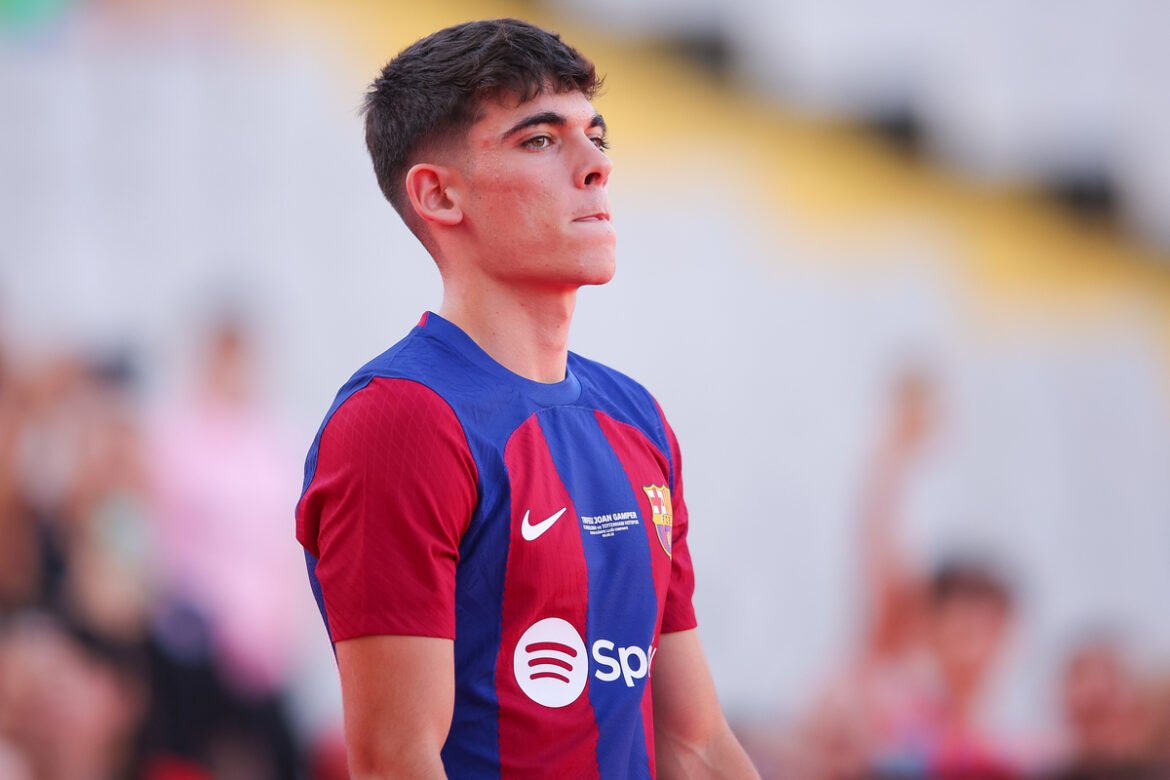 Officiële: como secure permanente deal voor barcelona defender prijskaartje