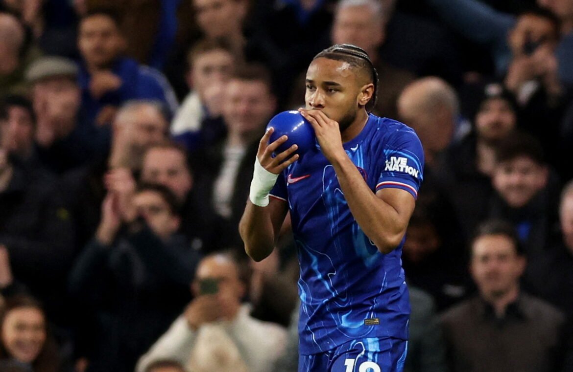 Spurs enthousiast op £ 52 miljoen chelsea ace na eze