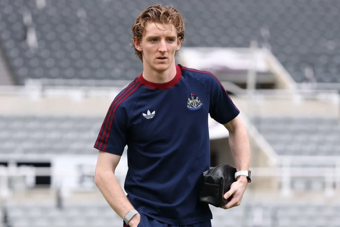 Anthony Gordon komt voor £69 miljoen over van Newcastle naar