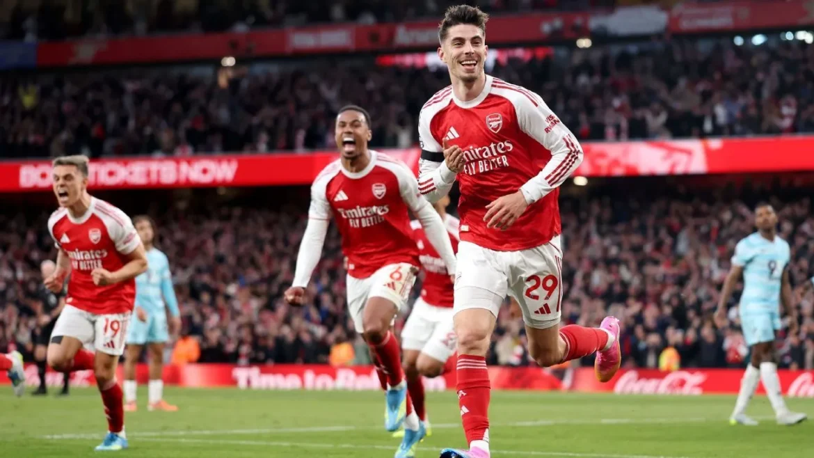 Arsenal is voor het eerst sinds 2004 kampioen van de