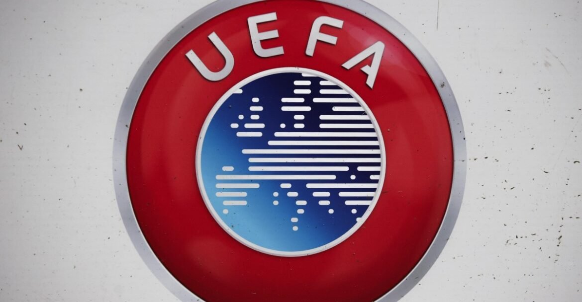De UEFA legt Fiorentina een hoge boete op wegens te